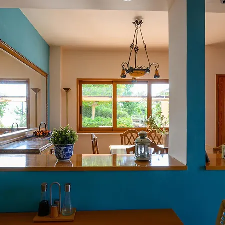 Mani Tower * Akrogiali