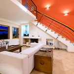 Villa Mani Tower Akrogiali