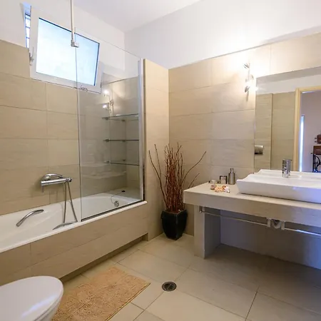 Mani Tower * Akrogiali