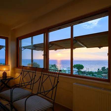 Mani Tower * Akrogiali