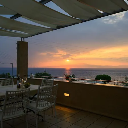 Mani Tower * Akrogiali