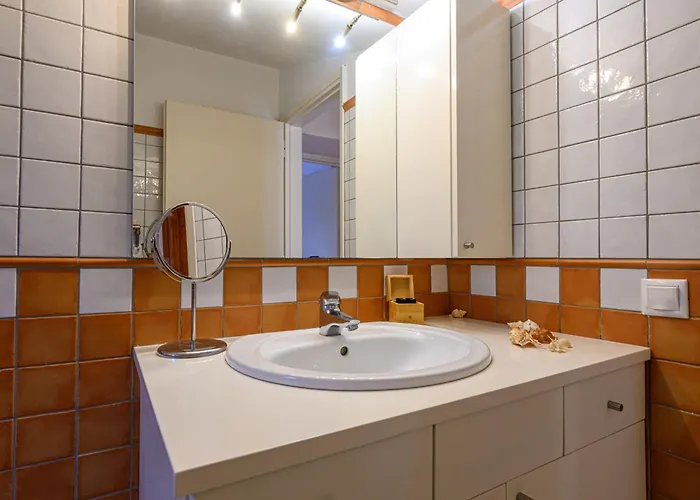 Mani Tower * Akrogiali