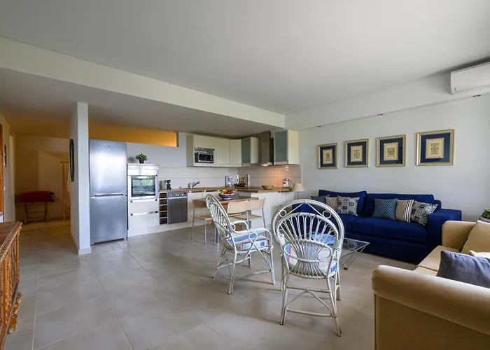 Mani Tower 빌라 Akrogiali