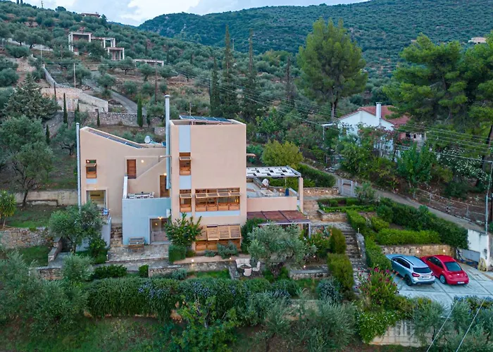 Mani Tower 빌라 Akrogiali